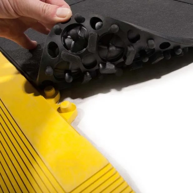 Alfombra Faru Solid Fatigue-Step | lateral macho (Ref. KBFAGRF353) - Vista 3 Equipamento JCR