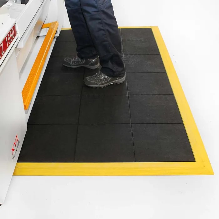 Alfombra Faru Solid Fatigue-Step | lateral macho (Ref. KBFAGRF353) - Vista 5 Equipamento JCR